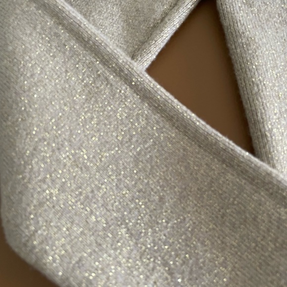 ZARA KIDS GOLD SHIMMER TURTLENECK LONG SLEEVE TOP. Fits women size XS. - Picture 4 of 6